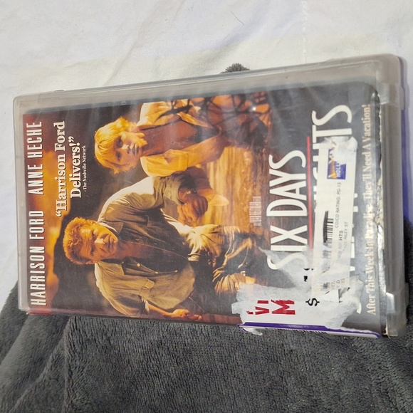 'Six Days Seven Nights' VHS - Picture 1 of 3